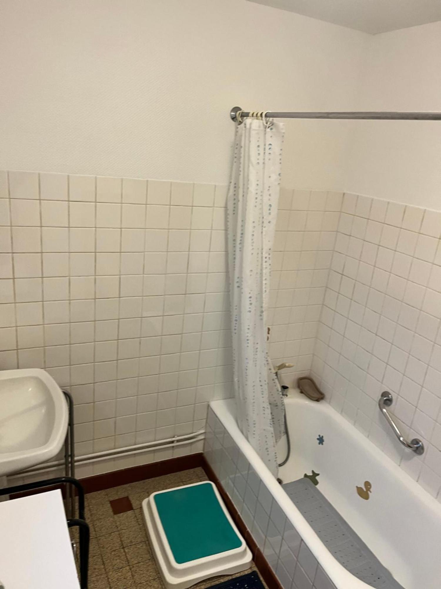 Maison De 100 M2 Comprenant 3 Avec Jardin * Dun-sur-Grandry